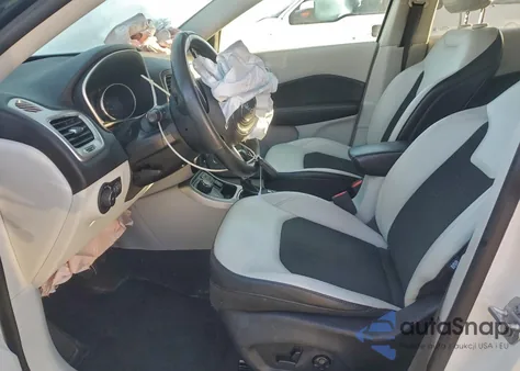 2018 Jeep Compass Latitude из США, поврежденный, VIN 3C4NJDBB8JT349629